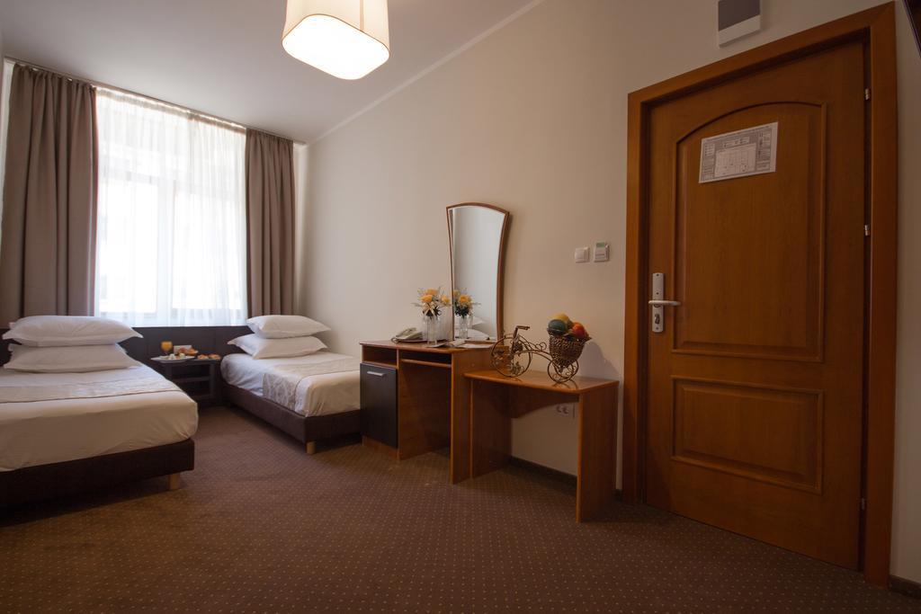 Restaurant Pensiune Bucovina Câmpulung Moldovenesc Zimmer foto